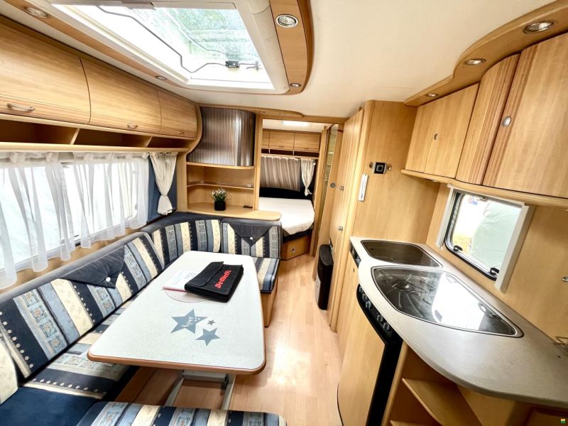 Dethleffs Camper mit Kajütenbett