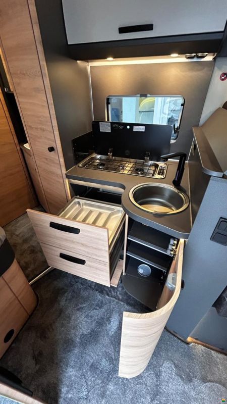 Knaus LiveWave 650 MF Platinum Selection