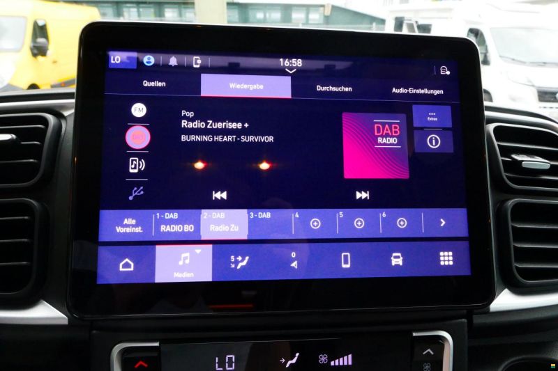 Knaus LiveWave 650 MF Platinum Selection