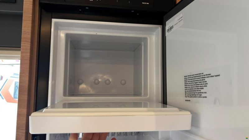 Knaus LiveWave 650 MF Platinum Selection