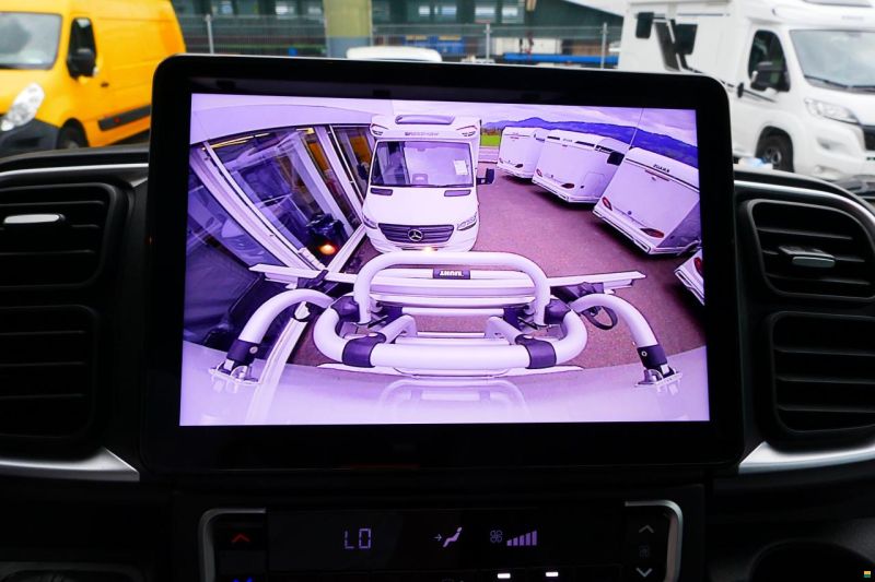 Knaus LiveWave 650 MF Platinum Selection