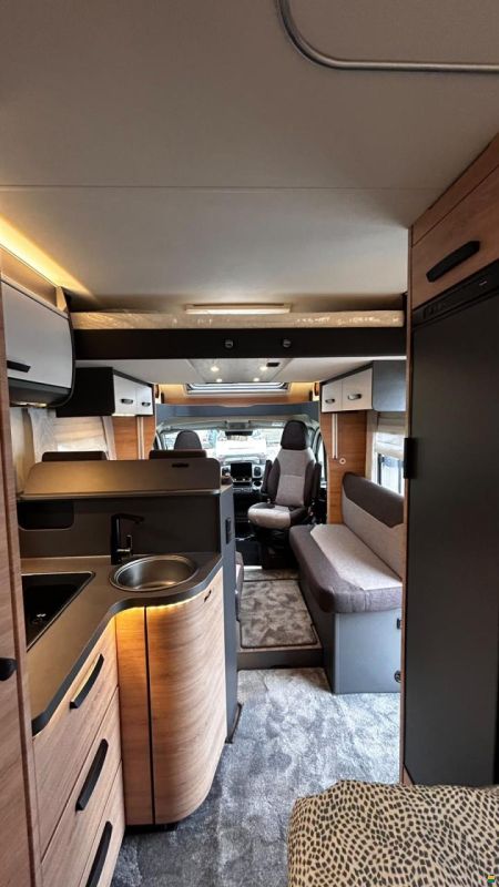 Knaus LiveWave 650 MF Platinum Selection