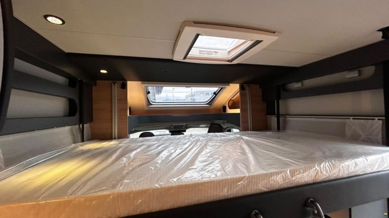 Knaus LiveWave 650 MF Platinum Selection
