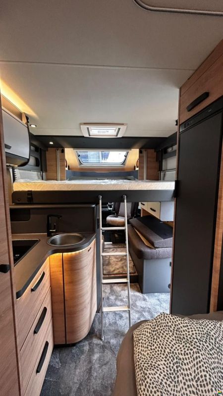Knaus LiveWave 650 MF Platinum Selection