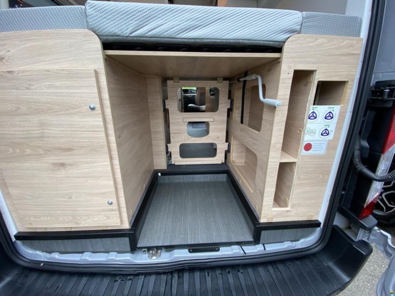 Dethleffs Globetrail, Ford 170PS Automat