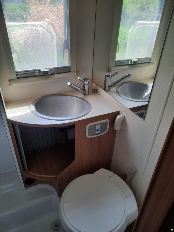 Adria MATRIX AXESS M 680SL