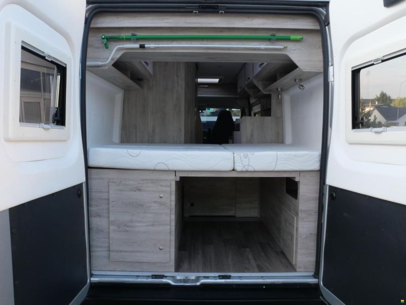Bravia Mobil Swan 599