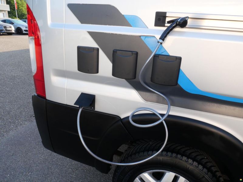 Bravia Mobil Swan 599