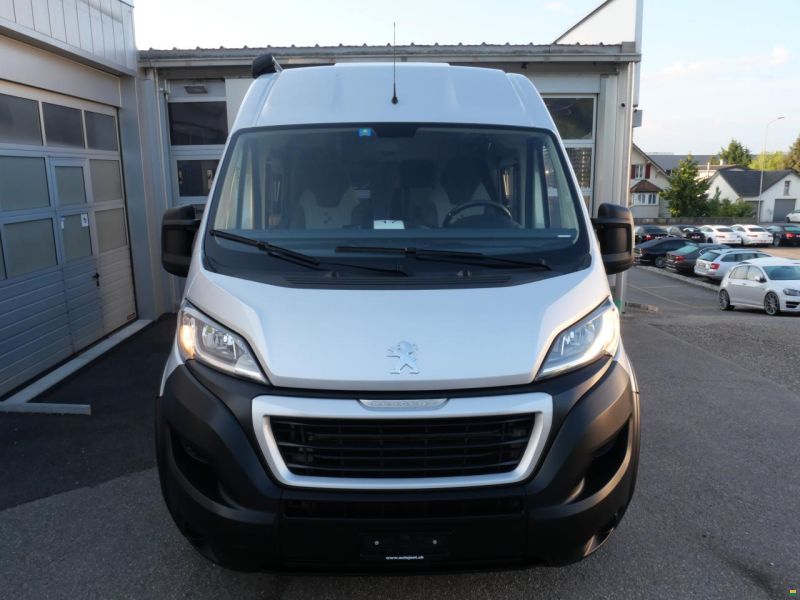 Bravia Mobil Swan 599