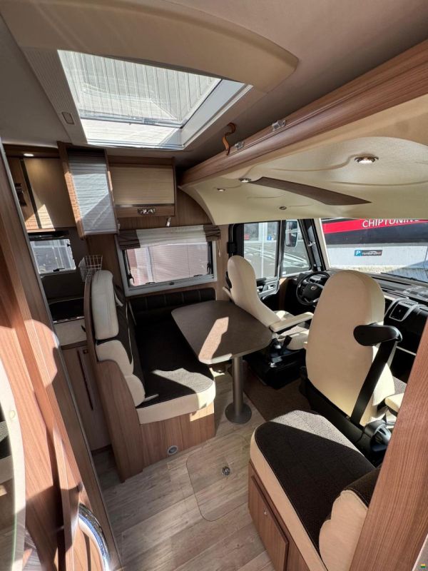Pilote **GALAXY G690XLC**QUEENSBETT**