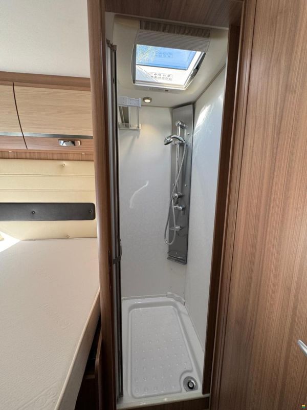Pilote **GALAXY G690XLC**QUEENSBETT**