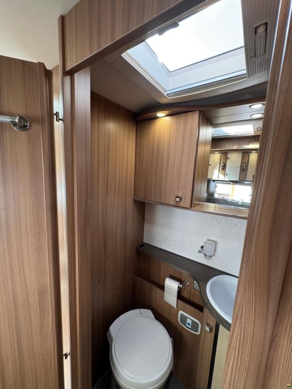Pilote **GALAXY G690XLC**QUEENSBETT**