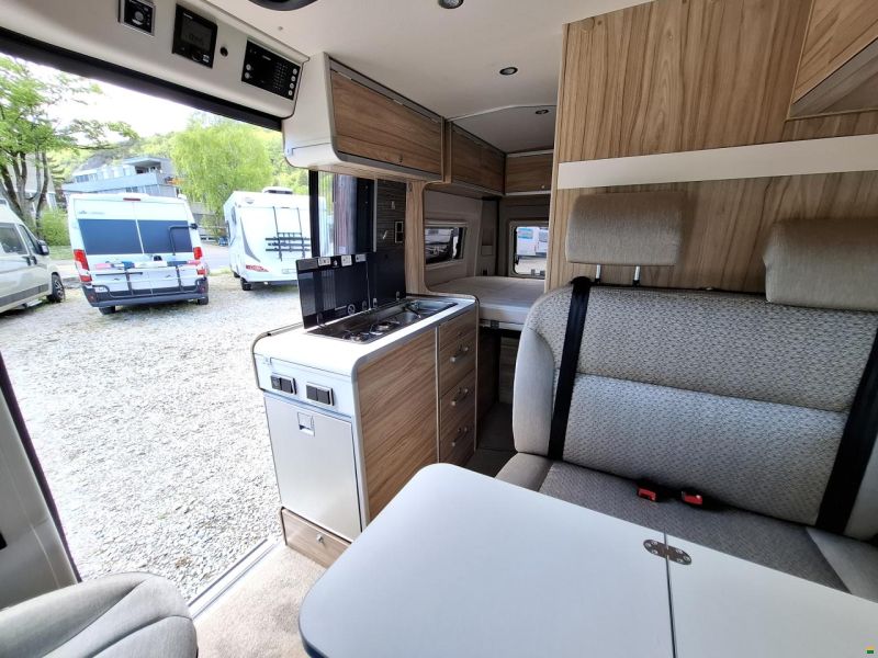 Hymer AYERS ROCK