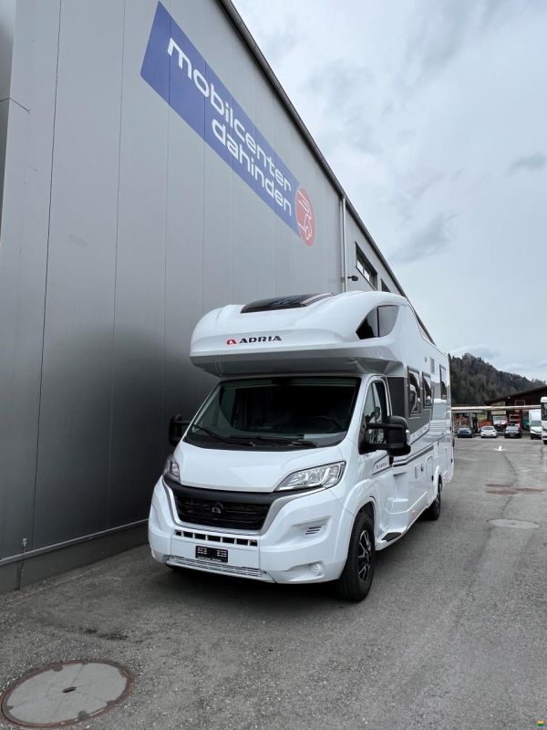 Adria Coral XL Axess 660 SL