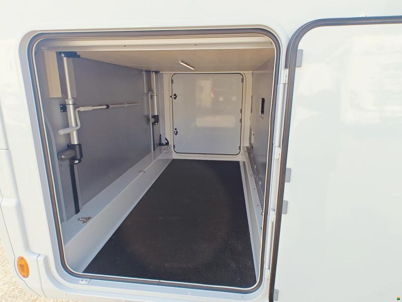 Rapido SERIE 6 696 F Automat