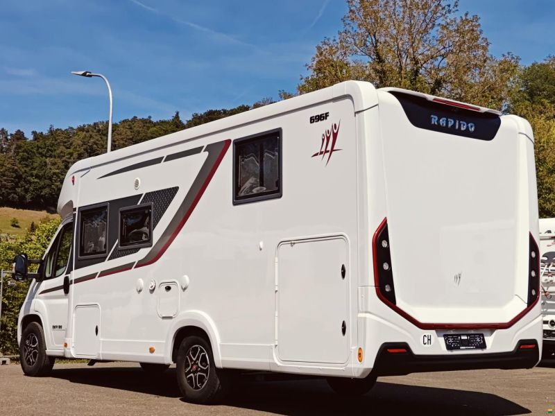Rapido SERIE 6 696 F Automat
