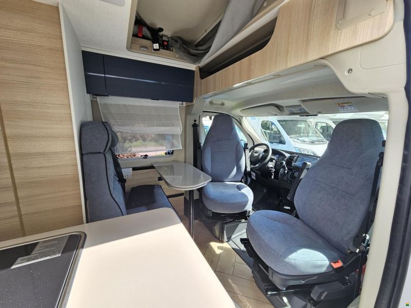 Challenger V114S mit Doppelbett & Schlafdach!