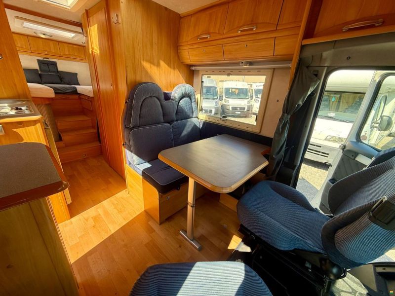 Adria Coral 660SL -Längsbetten -Garage