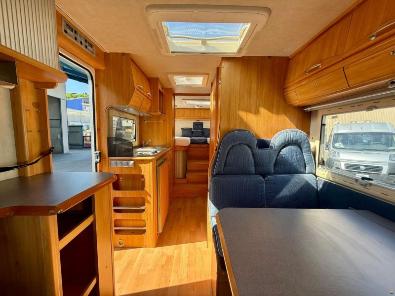 Adria Coral 660SL -Längsbetten -Garage