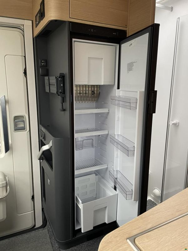 Adria Coral 670 DL 60 Years Deluxe