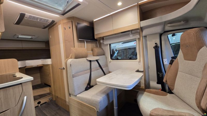 LMC Cruiser V 646 G / Automat