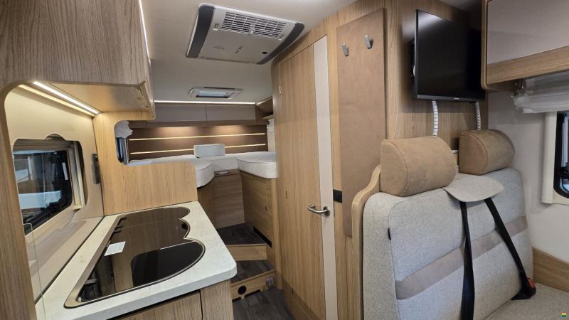 LMC Cruiser V 646 G / Automat