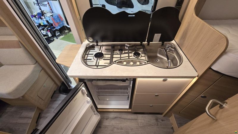 LMC Cruiser V 646 G / Automat