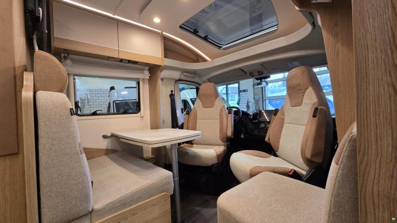 LMC Cruiser V 646 G / Automat