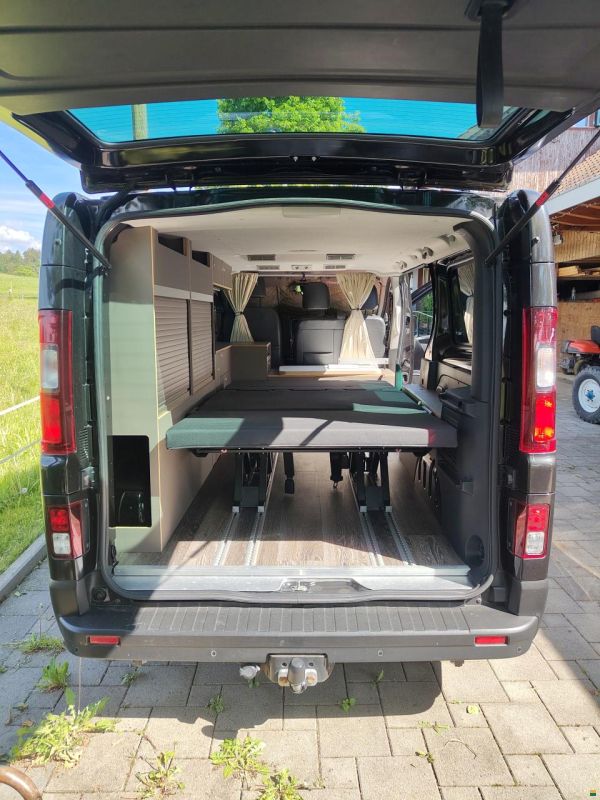 Renault Trafic dCi145