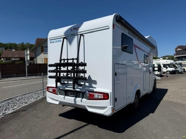 LMC Tourer A690