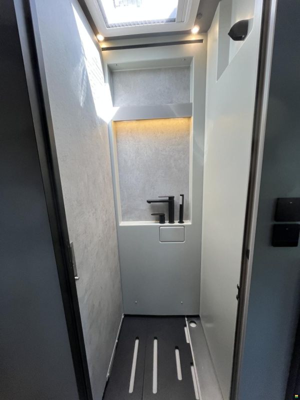 Niesmann-Bischoff Ismove 6.9E