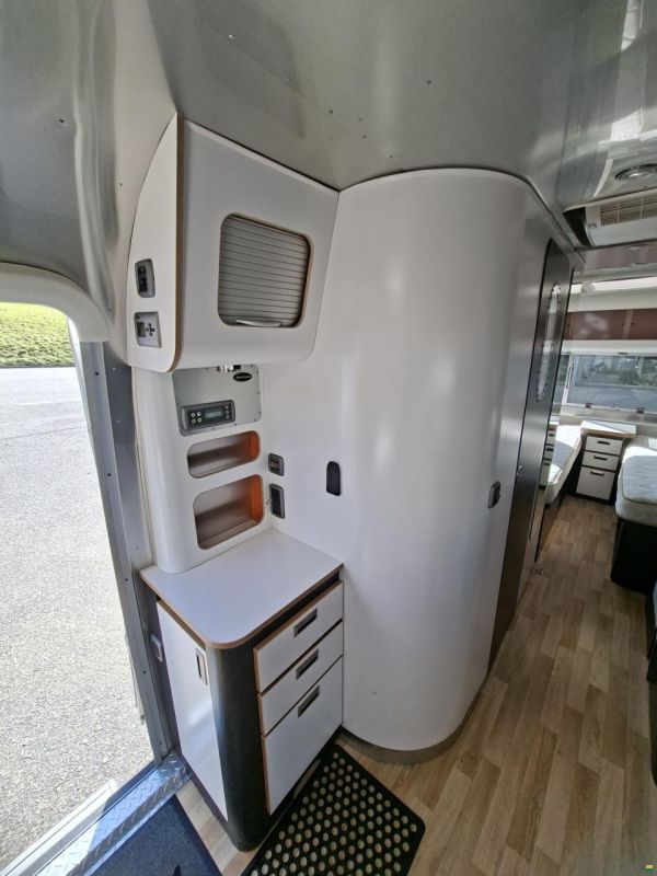 Airstream 684 International