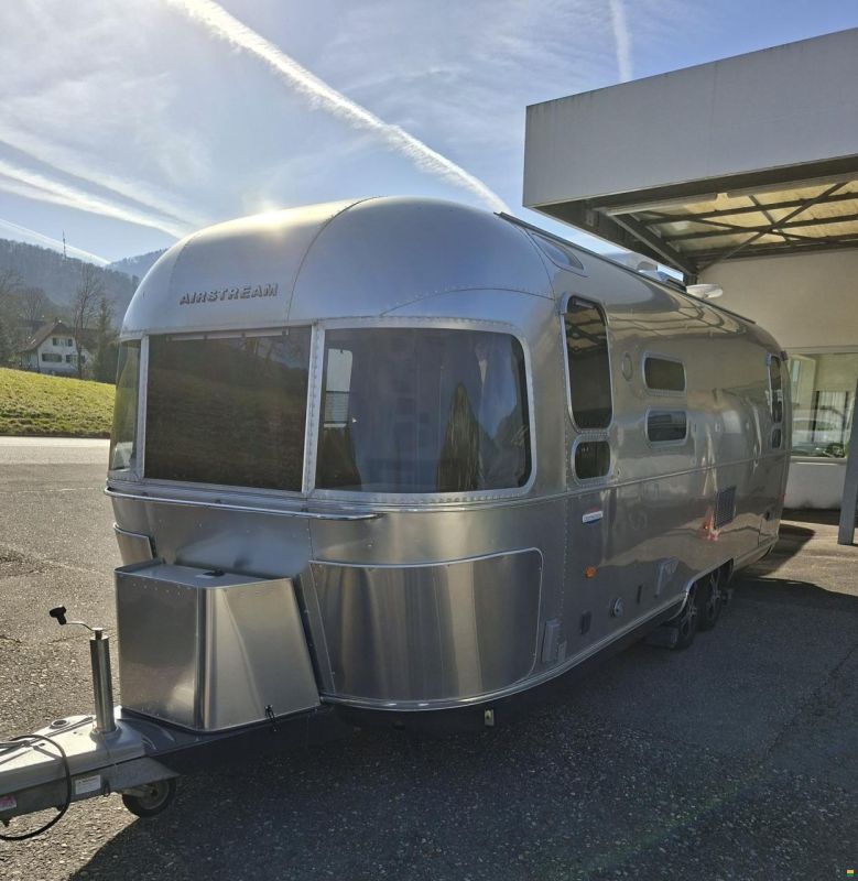Airstream 684 International