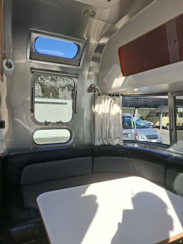 Airstream 684 International