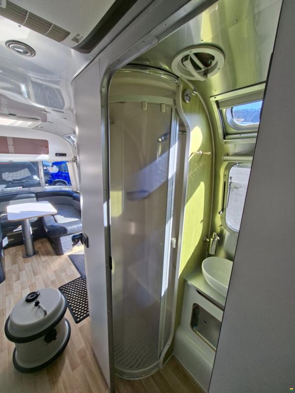 Airstream 684 International