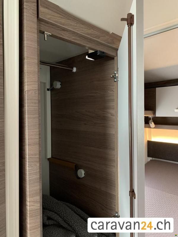Knaus Live Traveller 650DG