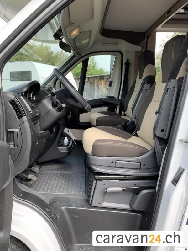 Knaus Live Traveller 650DG