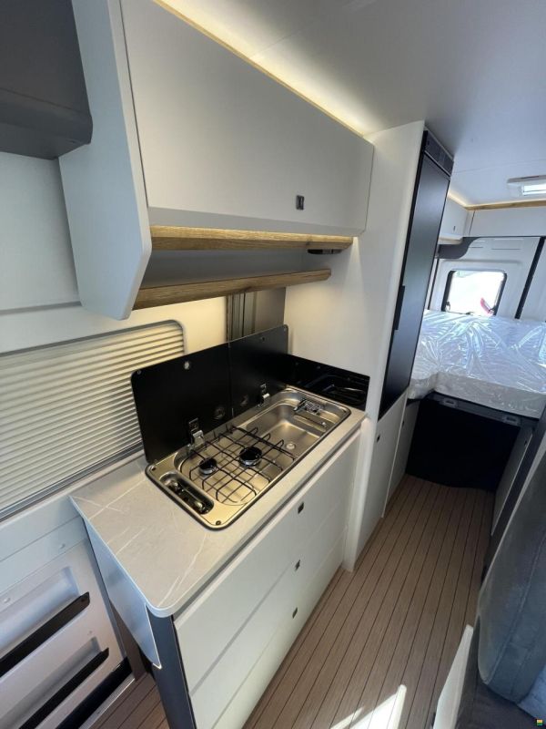 Hobby Prestige Van First-Edition 640 ET