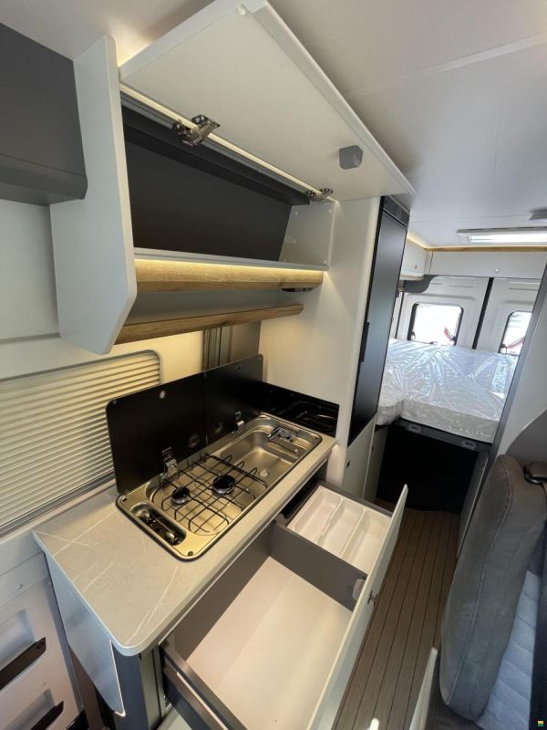 Hobby Prestige Van First-Edition 640 ET