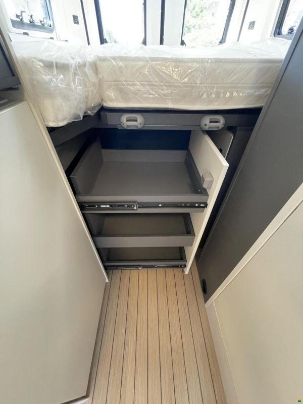 Hobby Prestige Van First-Edition 640 ET