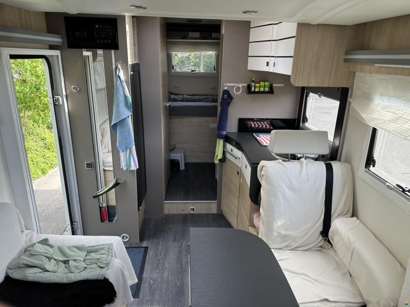 Challenger 380 Graphite VIP