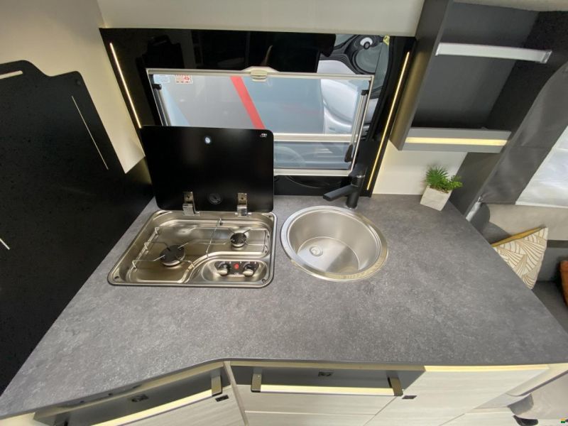 Challenger Graphite 260 Premium, Ford 170PS Automat