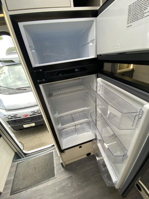 Challenger Graphite 260 Premium, Ford 170PS Automat