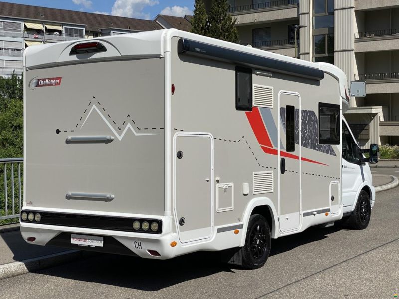 Challenger Graphite 260 Premium, Ford 170PS Automat