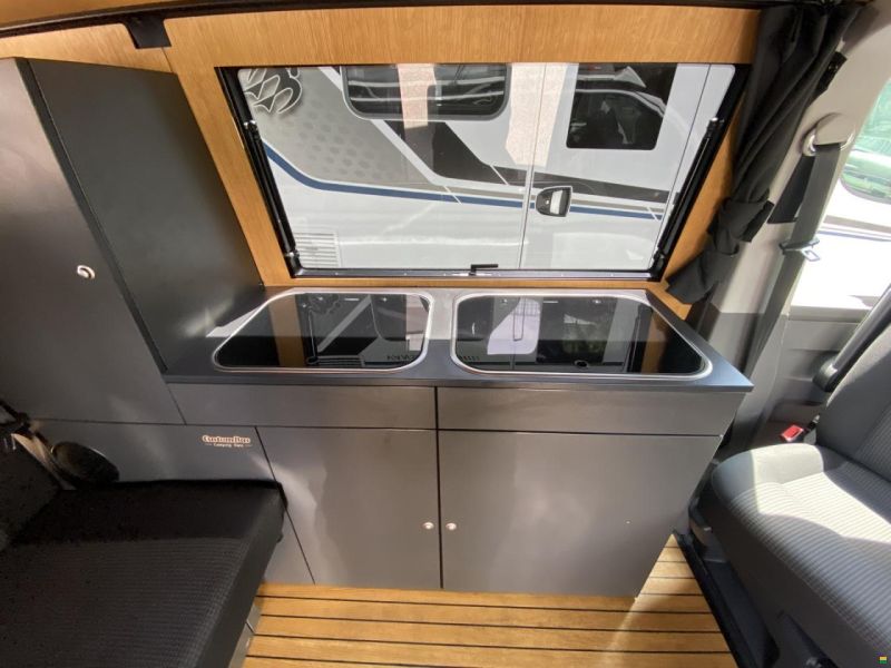 Volkswagen T6.1 2.0TDI 150PS 4M, Custom Bus