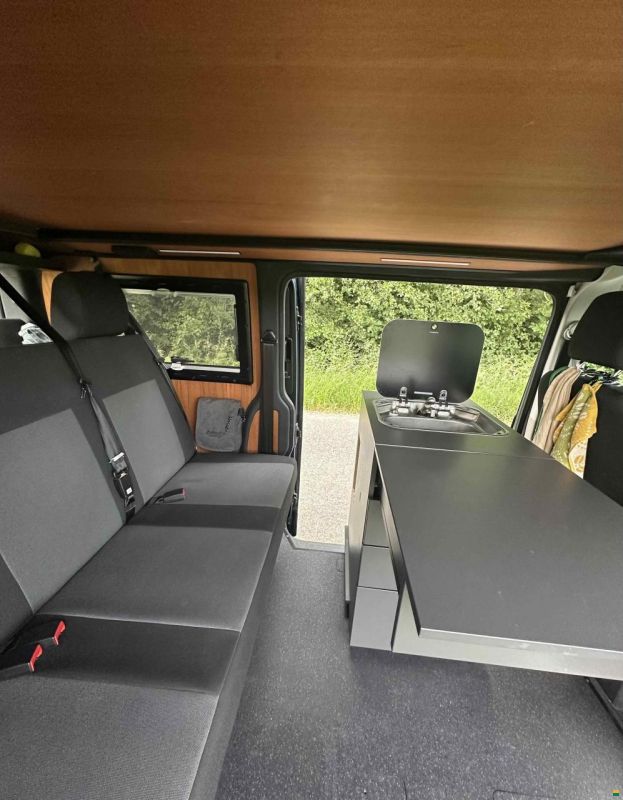VW T6 Custom-Bus