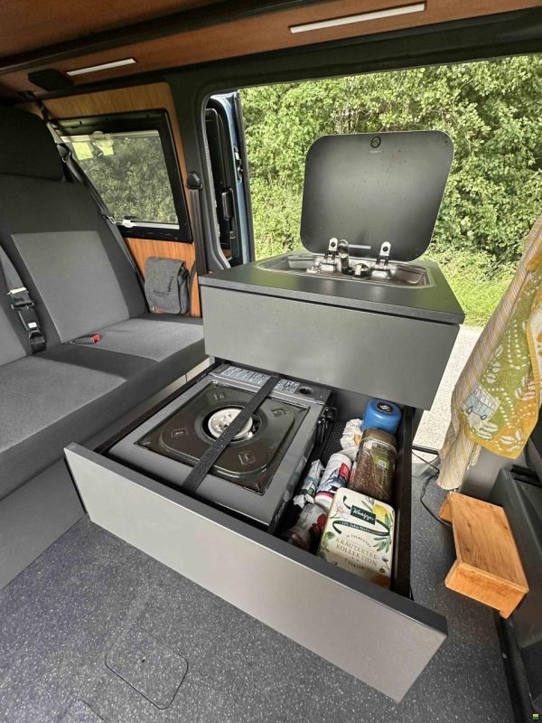 VW T6 Custom-Bus