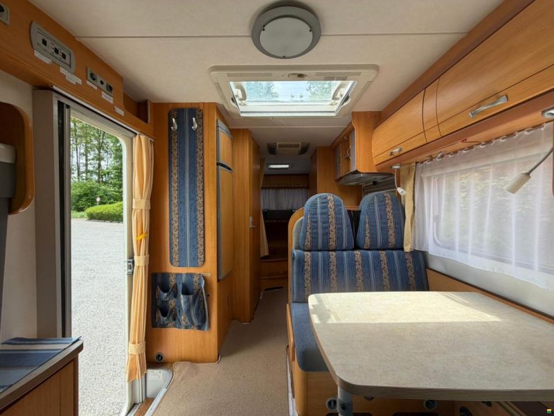 Ford 2.4TDCI 140PS LMC 708TI **LÄNGSBETT**