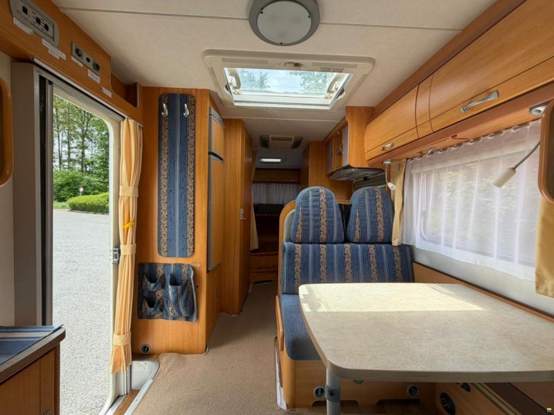 Ford 2.4TDCI 140PS LMC 708TI **LÄNGSBETT**