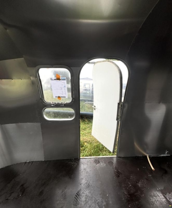 Airstream Overlander
